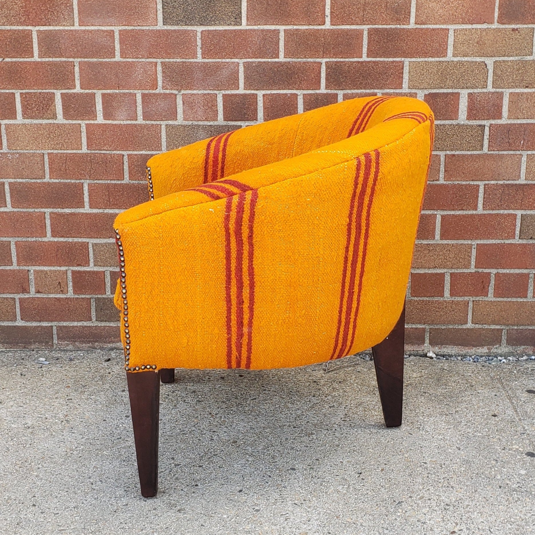 Mustard barrel online chair